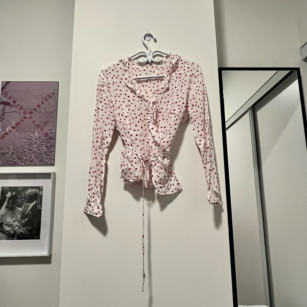 RAILS
Simone Heart-Print Long-Sleeve Ruffle Wrap Blouse - Picture 4 of 9